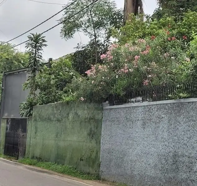 WATTALA : 2-BR (14P) LAND WITH OLD HOUSE FOR SALE
