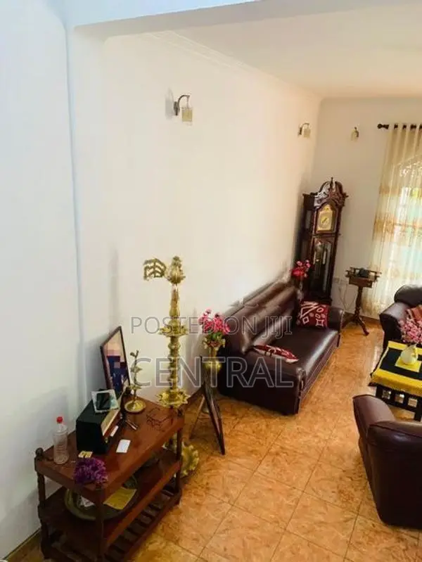 Beautiful 5 Bedrooms house for sale in Edaramulla, Wattala (C7-6353)