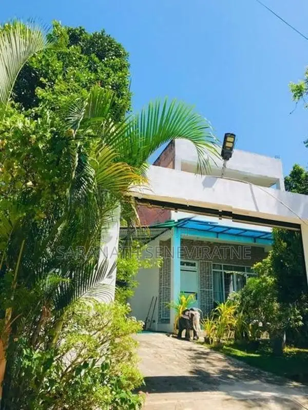 Luxury House with Private Swimming Pool for Sale – Gurudeniya, Kandy