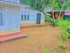 නුවර, ගෙලිඔය නගරයෙන් ගම්පල පාරට මුහුනලා නිවසක් / RU 15008