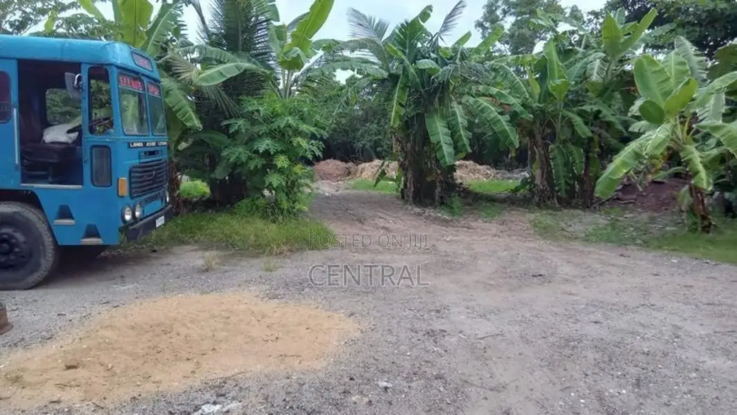1 Acre Commercial Land for sale in Uswetakeiyawa (C7-10296)