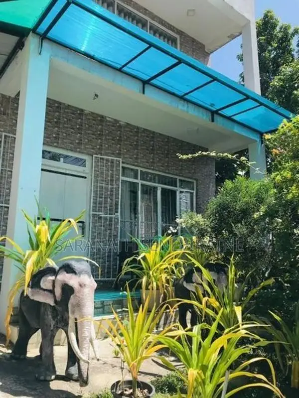 Luxury House with Private Swimming Pool for Sale – Gurudeniya, Kandy