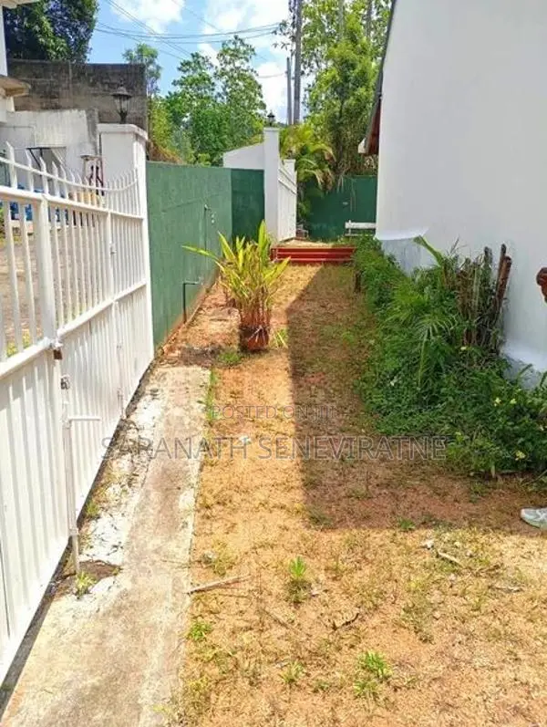 House for Sale – Megoda Kalugamuwa, Kandy Peradeniya
