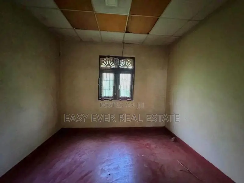 නිට්ටඹුව – වතුපිටිවලින් වටිනා නිවසක් / HS 14781
