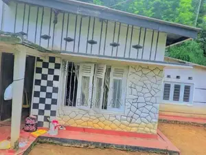 නුවර, ගෙලිඔය නගරයෙන් ගම්පල පාරට මුහුනලා නිවසක් / RU 15008