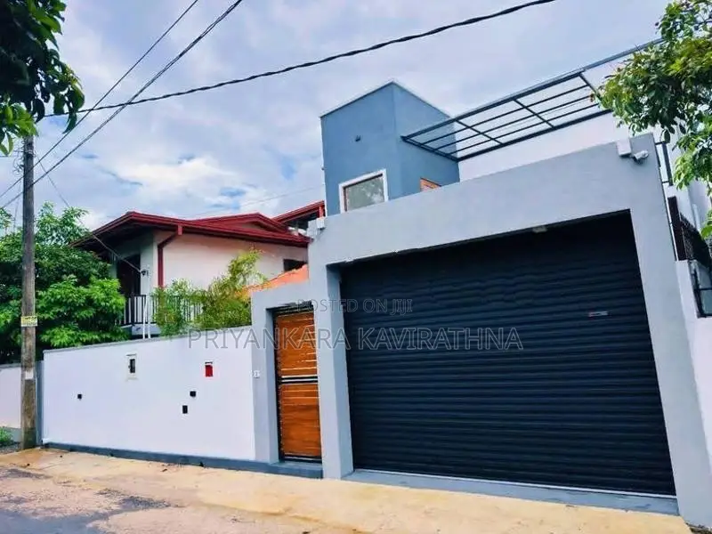 පර්චස් 11.5 ක නවීන පන්නයේ අලුත්ම දෙමහල් නිවස විකිනීමට - පිලියන්දල