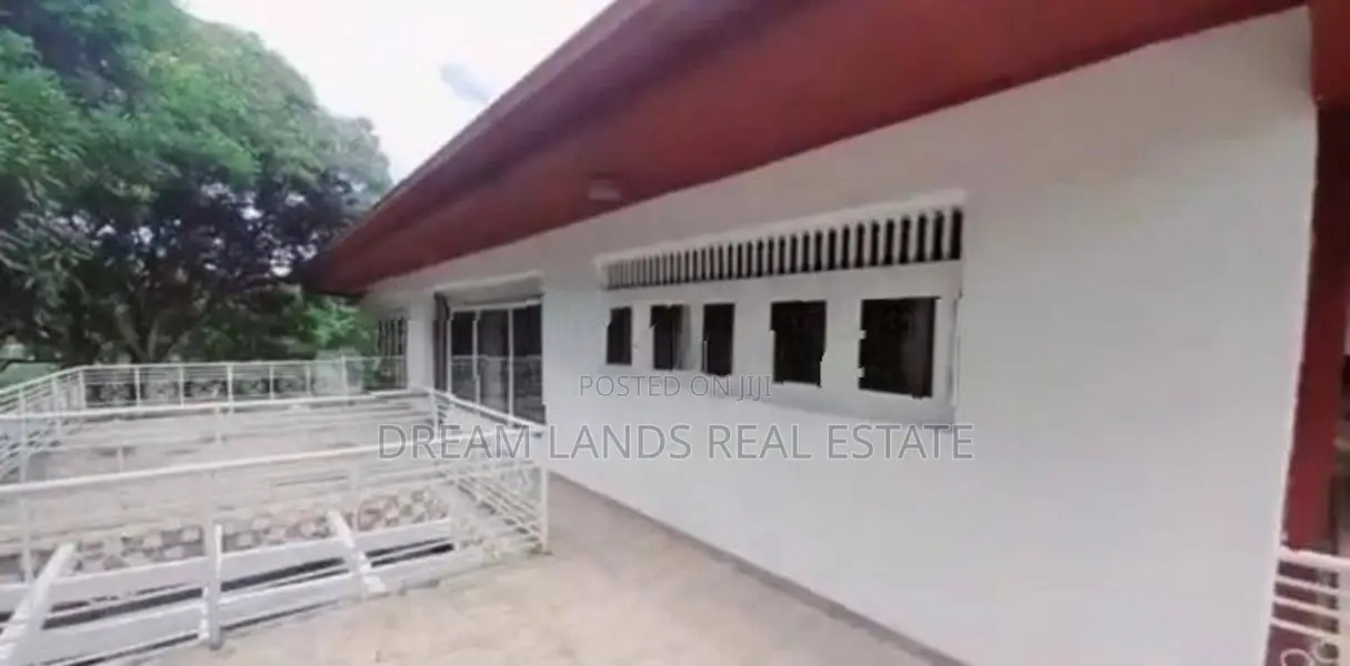 Two story villa type house with one acre land for sale Kaduganawa
