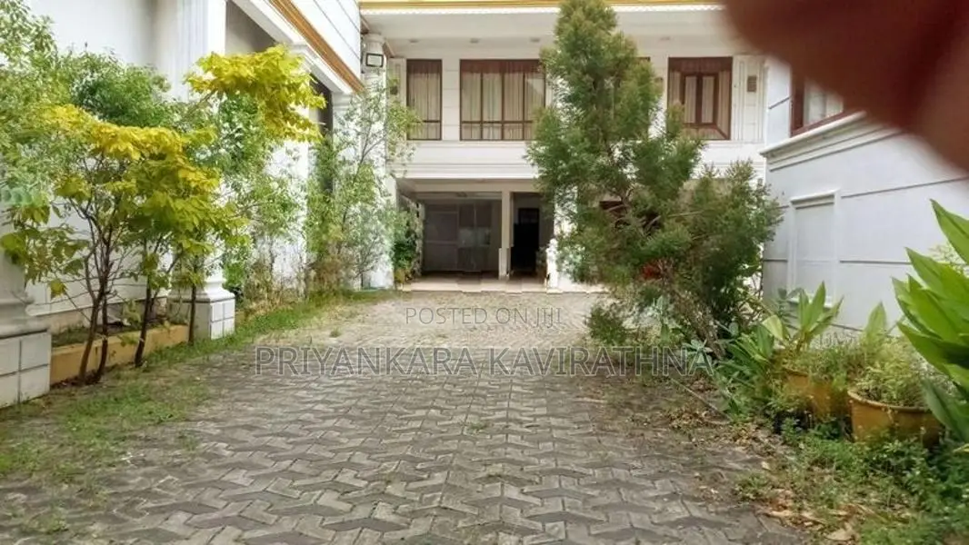 27.5 Perches - Super Luxury 3 Storied House in Kandana