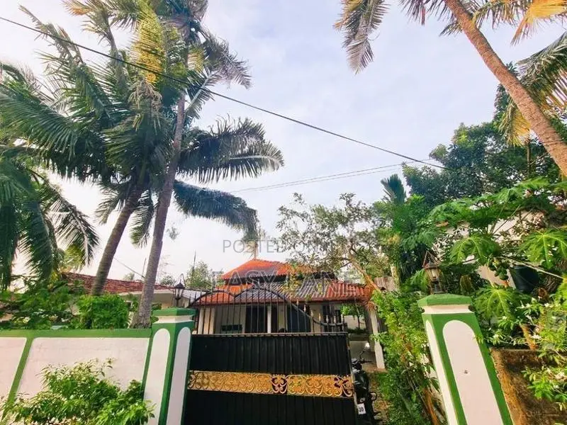 මිනුවන්ගොඩ – යාගොඩමුල්ලෙන් අඩක් නිමකළ දෙමහල් නිවසක් / CA 11024