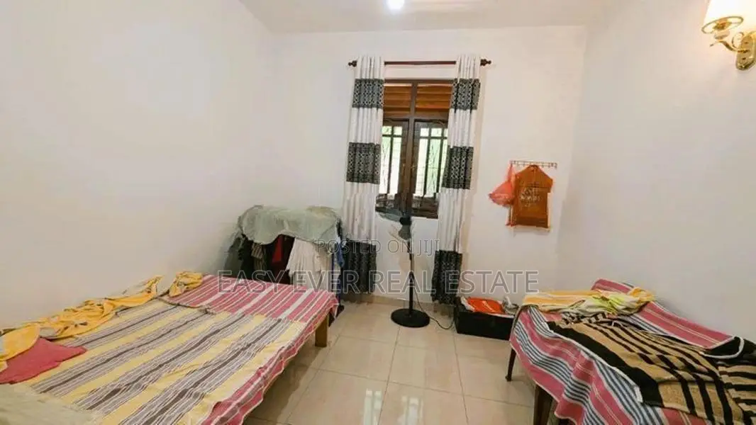 Kalagedihena දෙමහල් නිවසක්