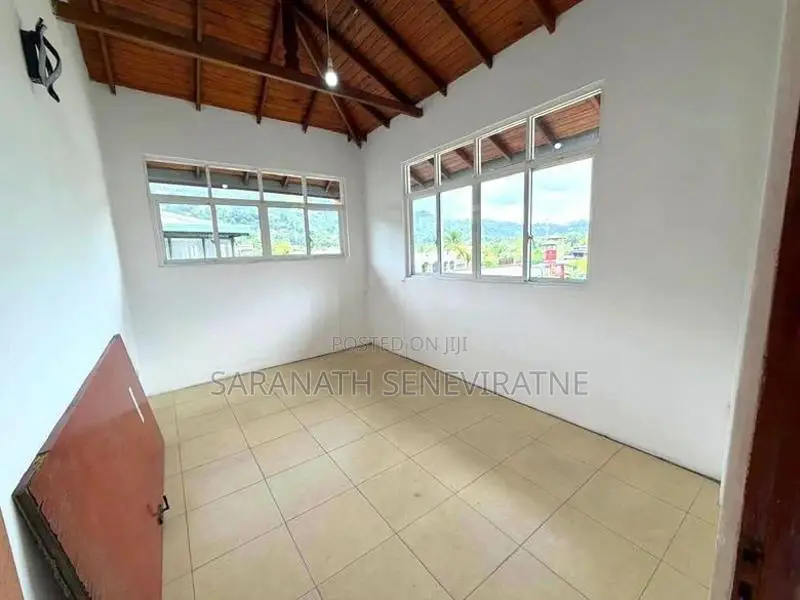 Commercial Building for Sale – Mulgampola Junction, Kandy City