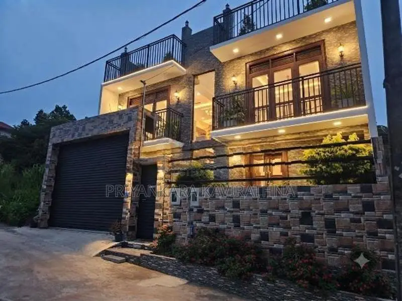 Luxury House For Sale in Kahatuduwa