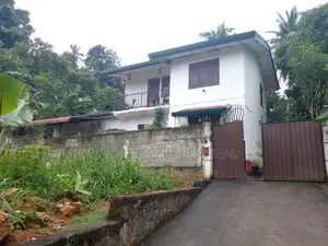 KEGALLE : 4-BR (22P) TWO-STOREY HOUSE FOR SALE IN PINNAWALA
