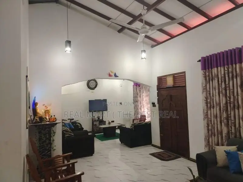 KEGALLE : 4-BR (22P) TWO-STOREY HOUSE FOR SALE IN PINNAWALA
