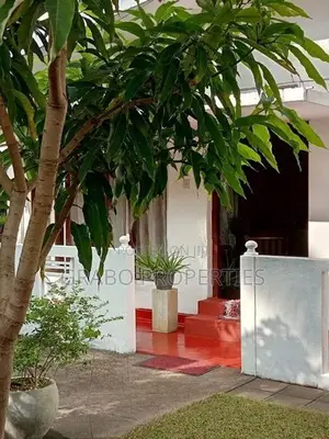 Land with Old House for Sale at Boralesgamuwa–Nugegoda Border