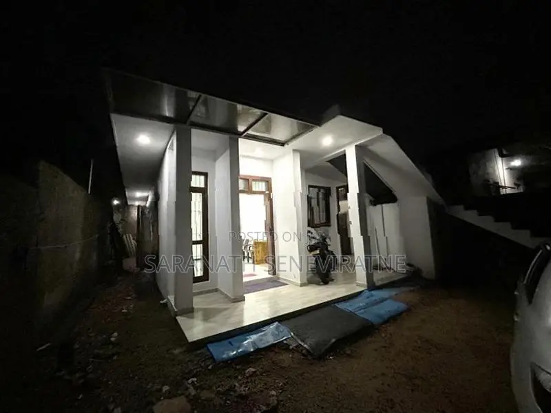 Modern House in Hokandara Talawathugoda With 1st Floor Slab