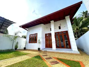 Brand New Modern House in Siyambalagoda Polgasowita
