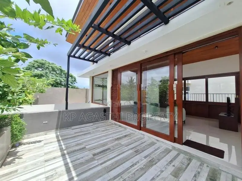Fully Furnitured Luxury House for Sale in Boralesgamuwa