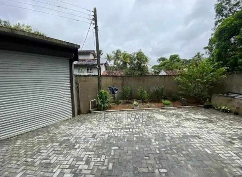 Beautifuly House for sale in Akuregoda, Battaramulla (C7-10303)