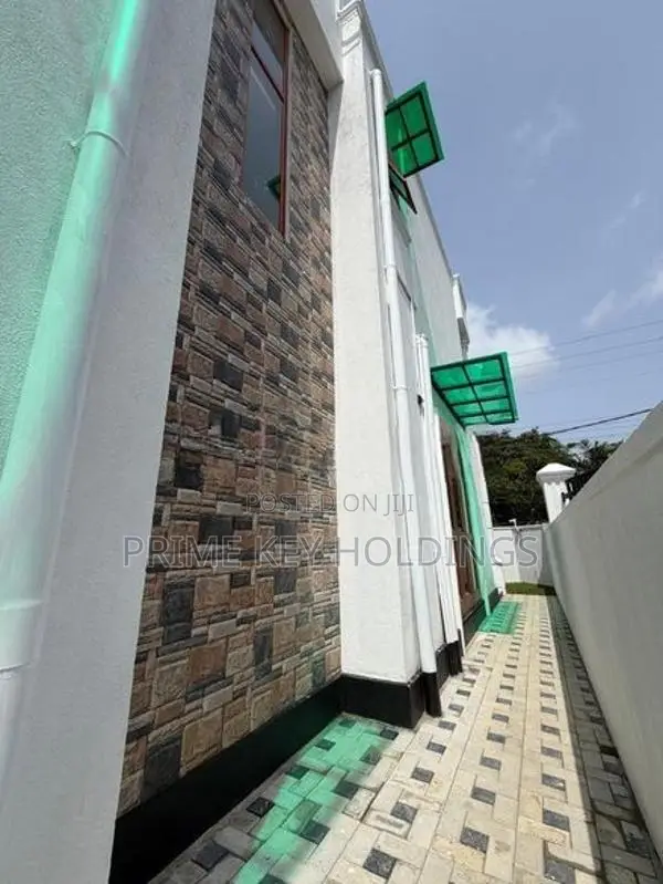 Luxury Two-Storey House for Sale – Piliyandala (HS109)