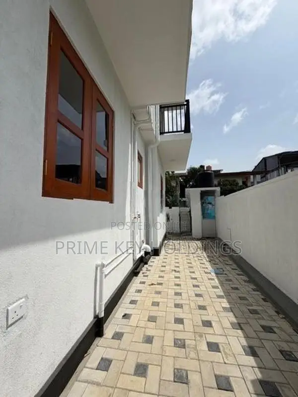 Luxury Two-Storey House for Sale – Piliyandala (HS109)