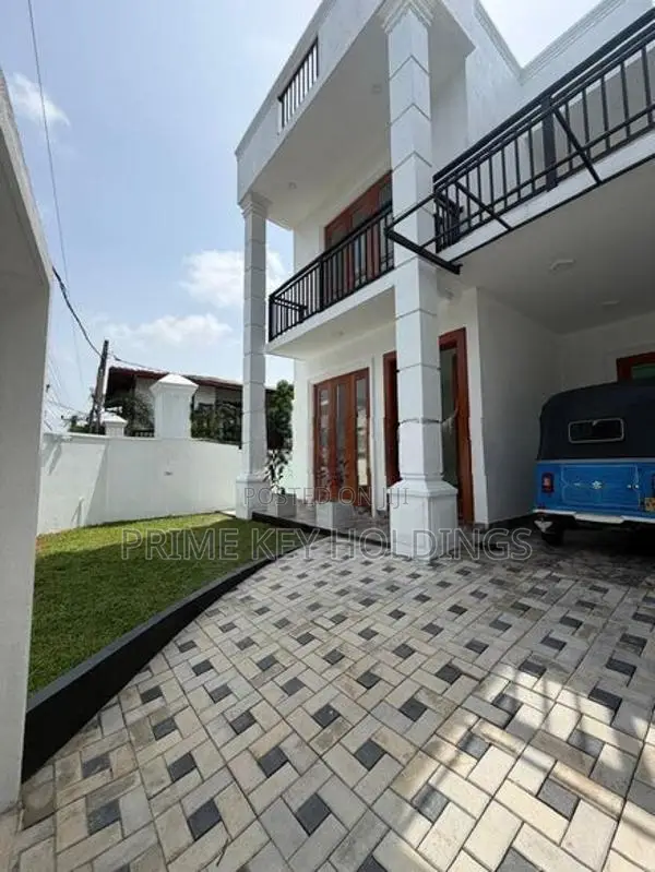 Luxury Two-Storey House for Sale – Piliyandala (HS109)