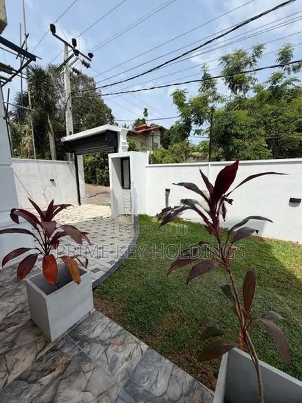 Luxury Two-Storey House for Sale – Piliyandala (HS109)
