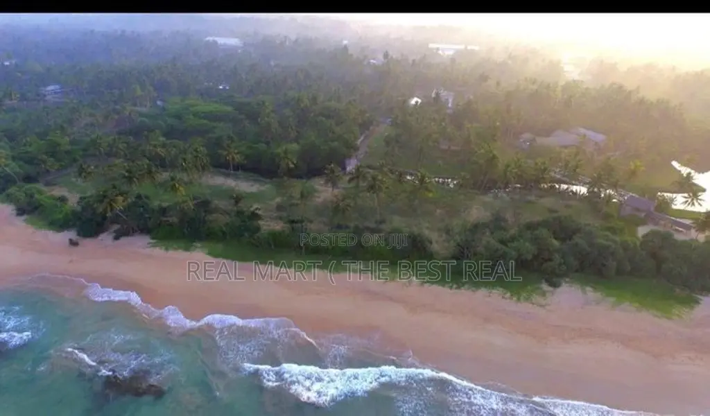 KOSGODA : 202.7 PERCHES PRIME BEACHFRONT LAND FOR SALE