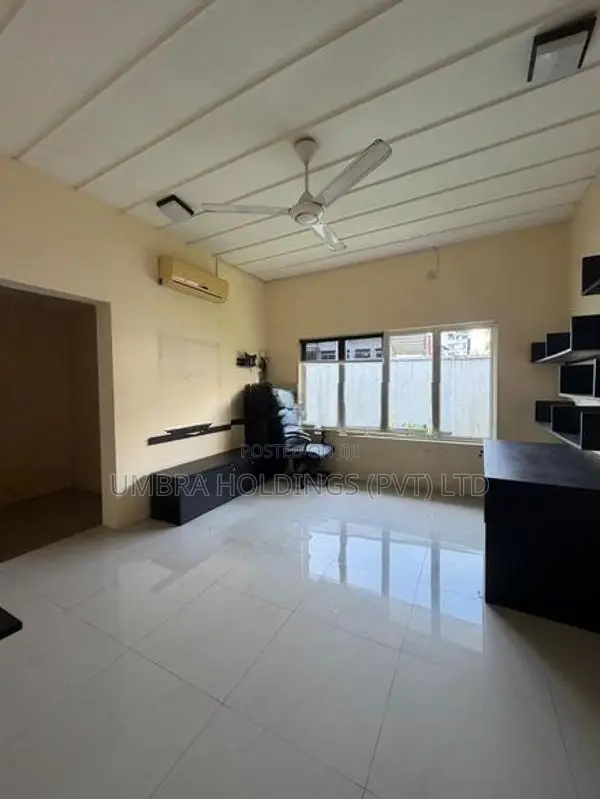 Restaurant/Office Rent Facing Main Road Nugegoda - 3969U