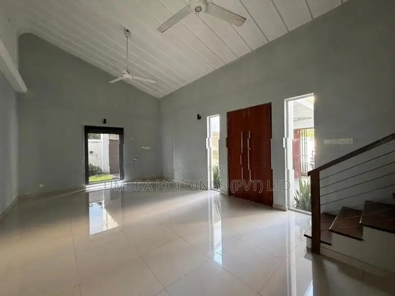 Restaurant/Office Rent Facing Main Road Nugegoda - 3969U