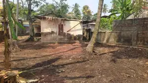Land with old house for Sale in Kiribatgoda - Kandy road