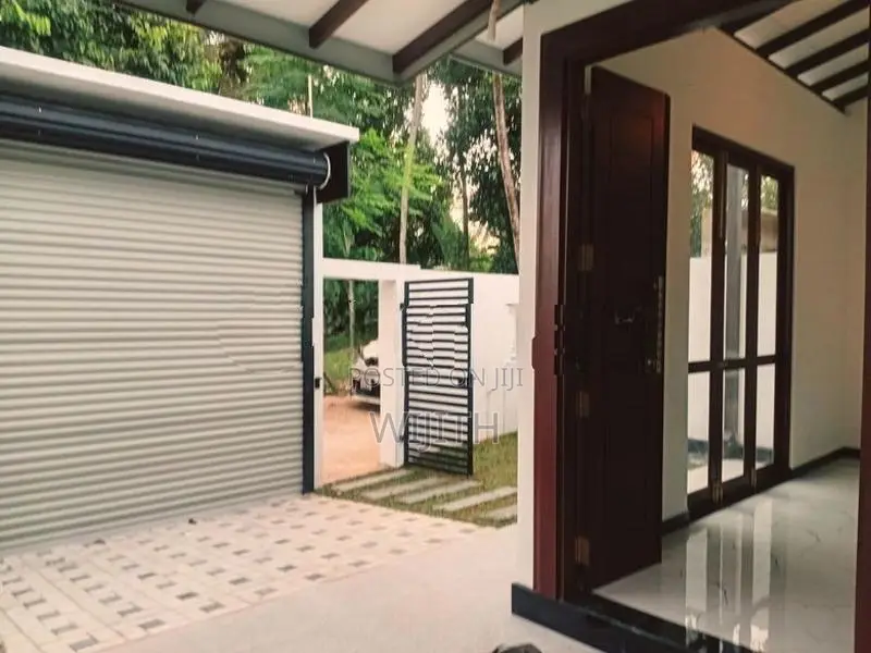 BRAND NEW SINGLE HOUSE FOR SALE IN ATHURUGIRY