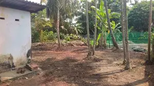 Land with old house for Sale in Kiribatgoda - Kandy road