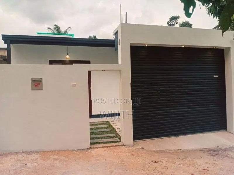 BRAND NEW SINGLE HOUSE FOR SALE IN ATHURUGIRY