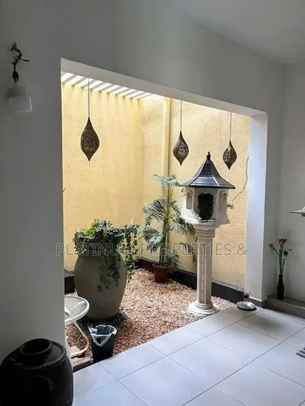 Luxury 5BR House For Sale In Boralesgamuwa Town