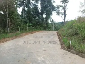 පේරාදෙනිය නගරයට සමීපවම ඉඩම් කැබලි කිහිපයක්