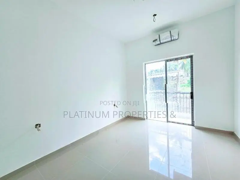 B/New Luxury 3BR Apartment For Sale In Cressida Apartments Athurugiriy