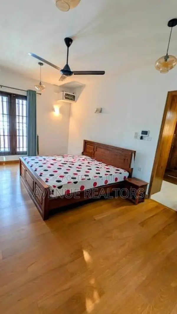 6BR Architect-Designed House for Rent in Borella (HS4767)