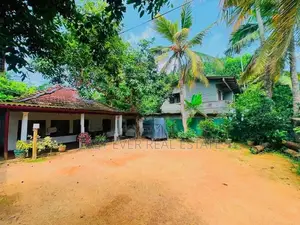කඩවතින් සුපිරි ඉඩමක් /AJ 14568