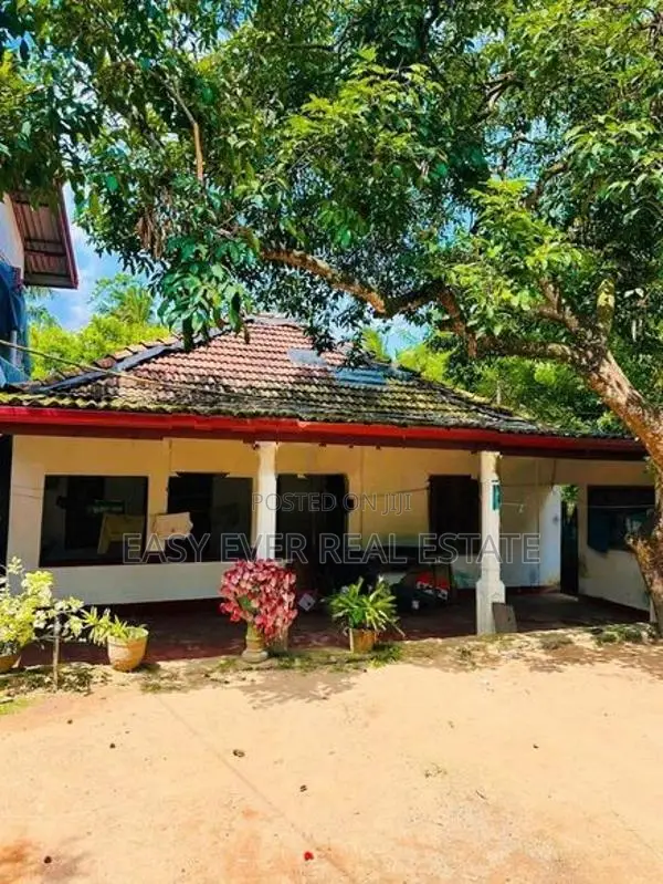 කඩවතින් සුපිරි ඉඩමක් /AJ 14568