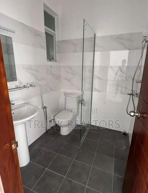 Barrington Tower 03BR Apartment For Sale Dehiwala (NK11458)
