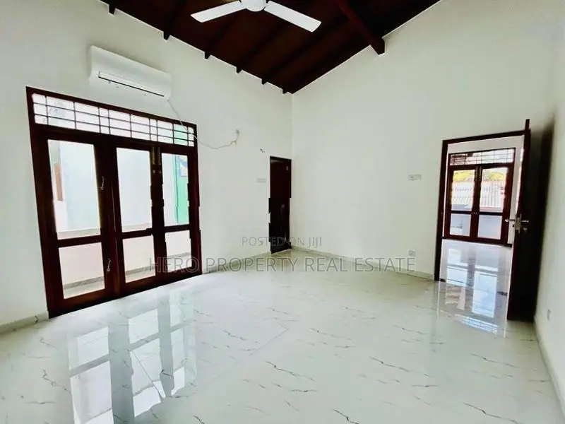 HAS-218 Modern Luxury House For Sale In Piliyandala Kesbewa