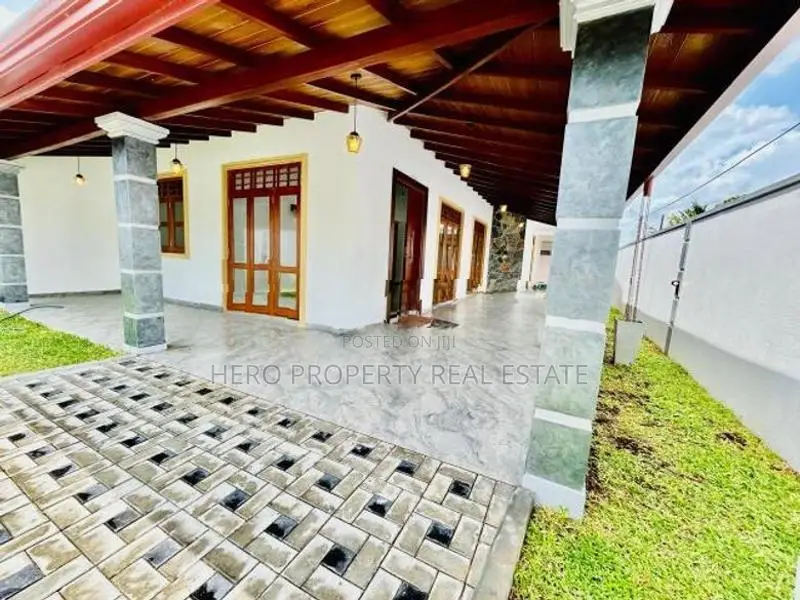HAS-218 Modern Luxury House For Sale In Piliyandala Kesbewa