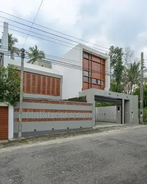 Luxury 3-Story House for Sale in Kesbewa
