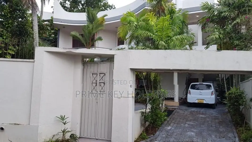 Luxury Family Home for Rent in Battaramulla (HR113)