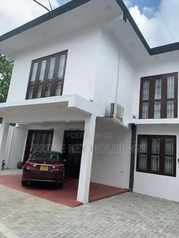 Exclusive Luxury Two-Story House Near Parliament Rajagiriya [HS100]