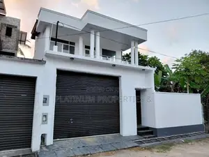 B/New Super Luxury Modern 3-Story House For Sale In Pannipitiya