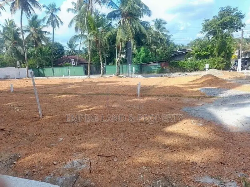 Luxury Land for Sale in Homagama Galawilawatte