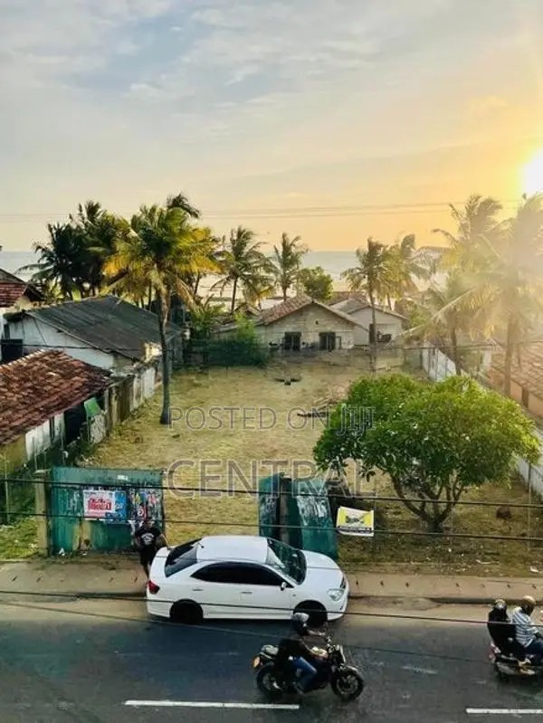 Prime Land for sale in Beach Road, Negombo (C7-10332)