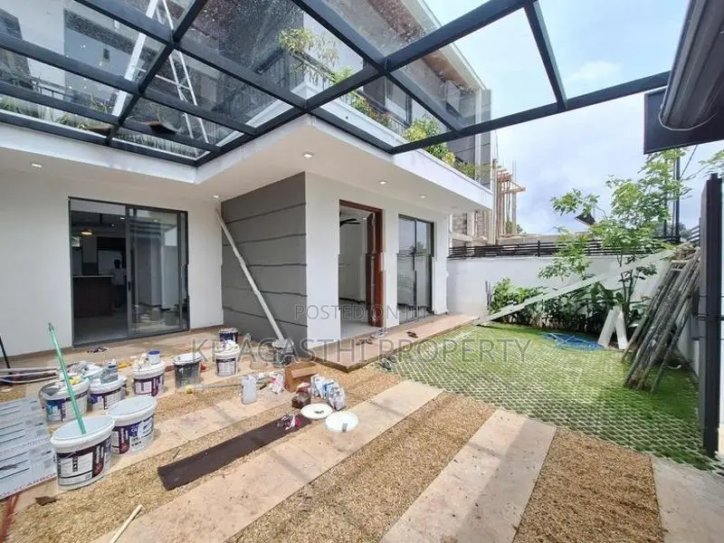 Luxury House for Sale Athurugiriya